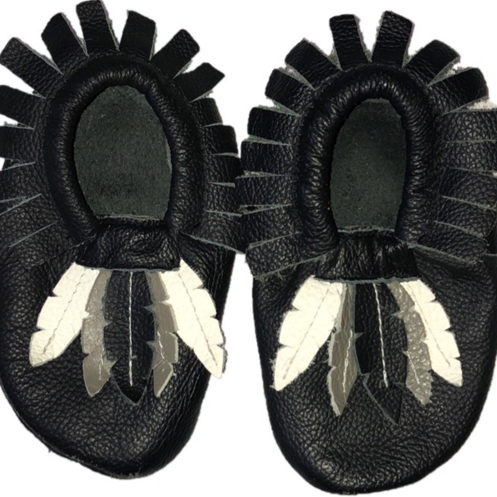 Peter Pan Feather Moccs | Size 5 / 6